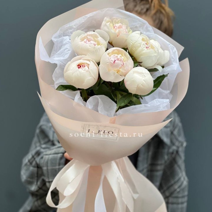 Букет белых пионов в Орле