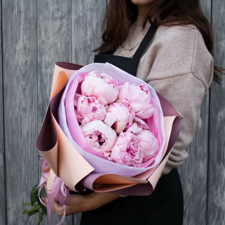 7 зефирных пионов в оформлении в Орле