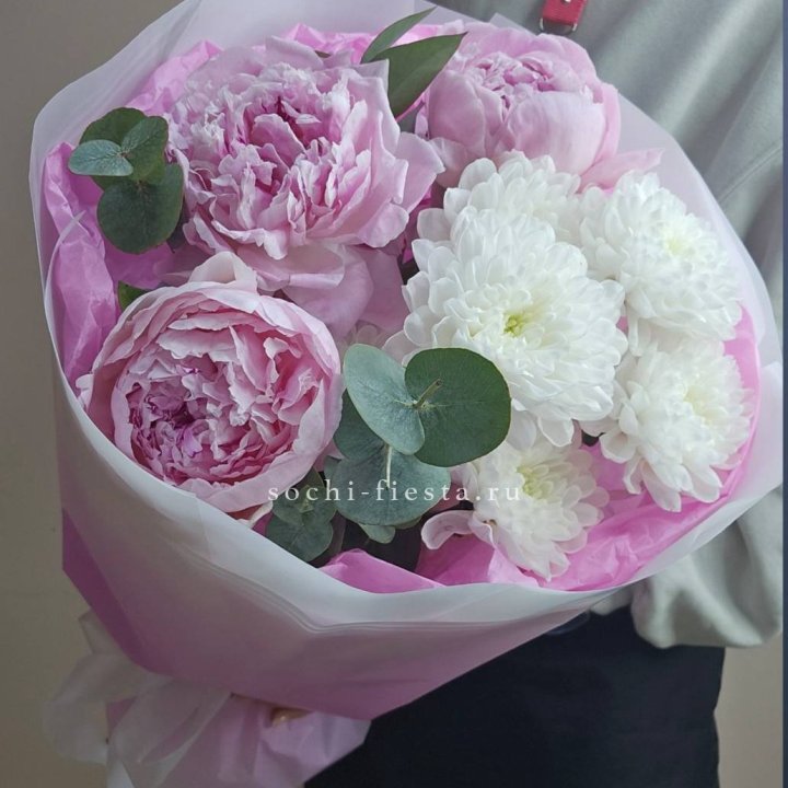  Букет комплимент с пионами в Орле
