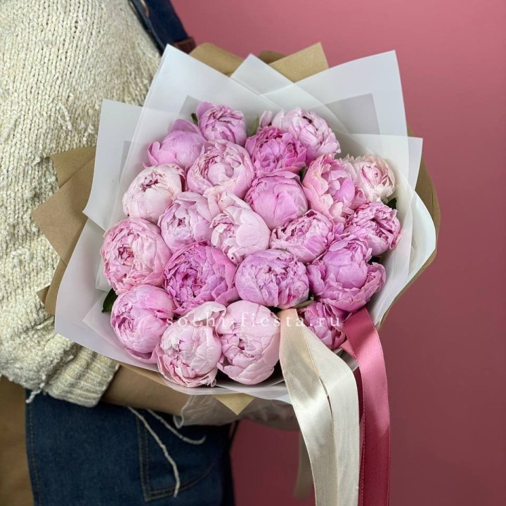 Букет из 21 пионов в Орле