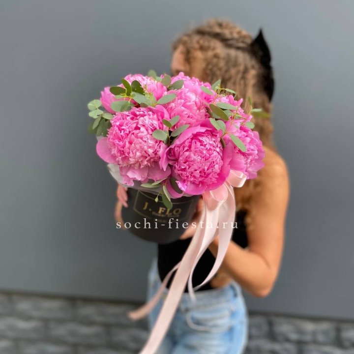 Дизайнерский цилиндр "Фломени" в Орле