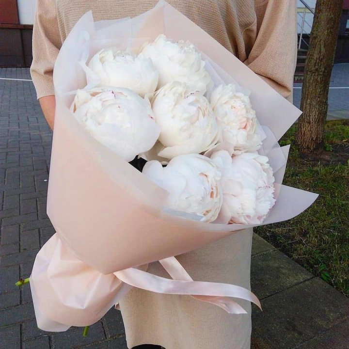 Букет белых пионов в Орле