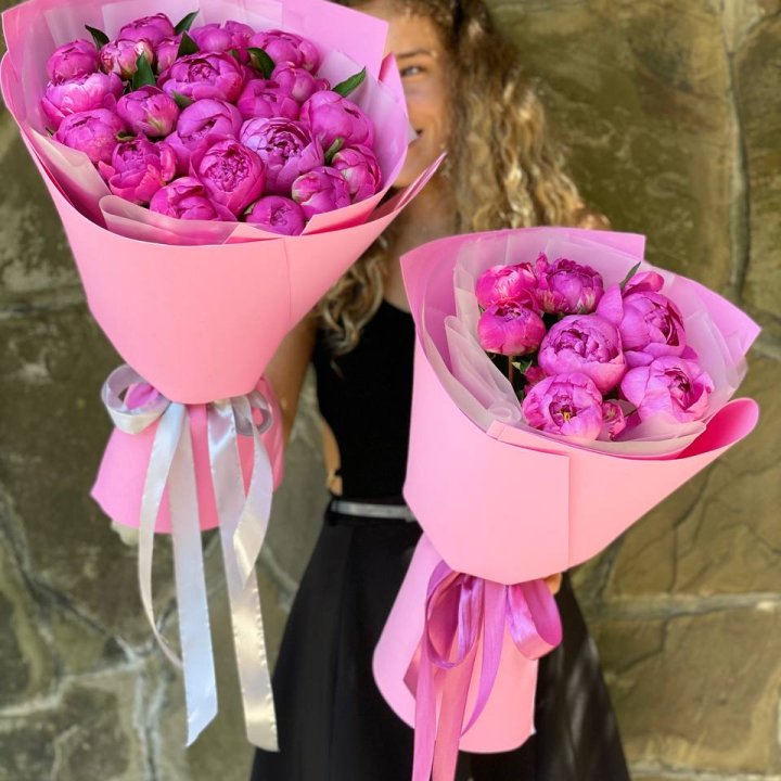 Букет ярких пионов  в Орле