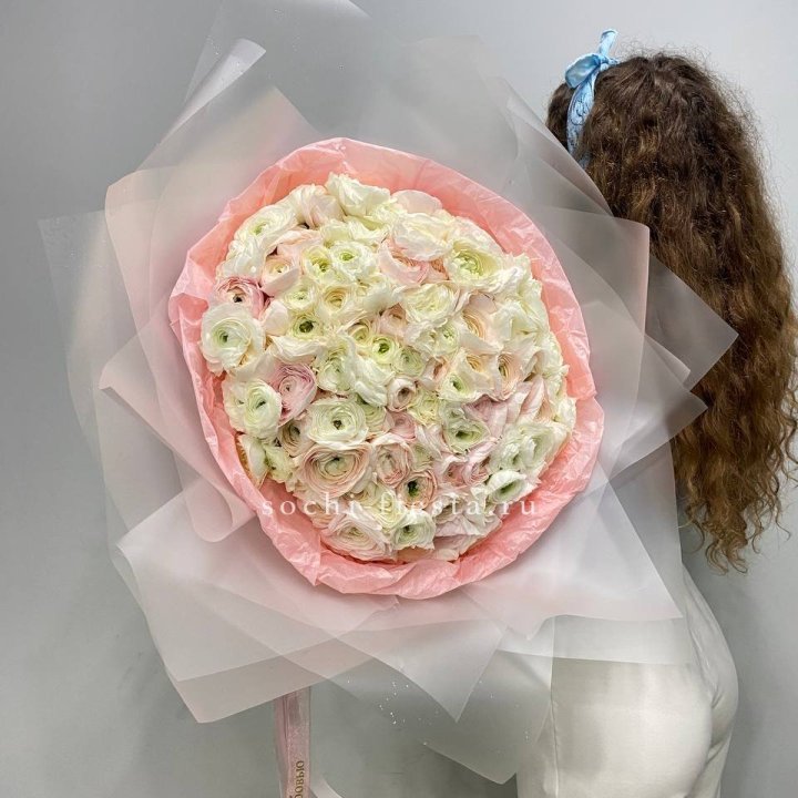 113 ранункулюсов  в Орле