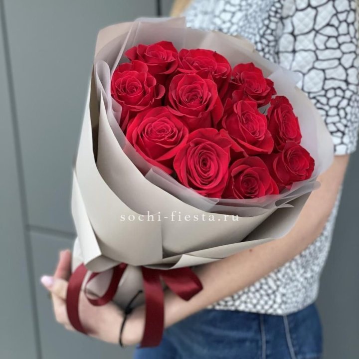 Букет красных роз "Рози" в Орле