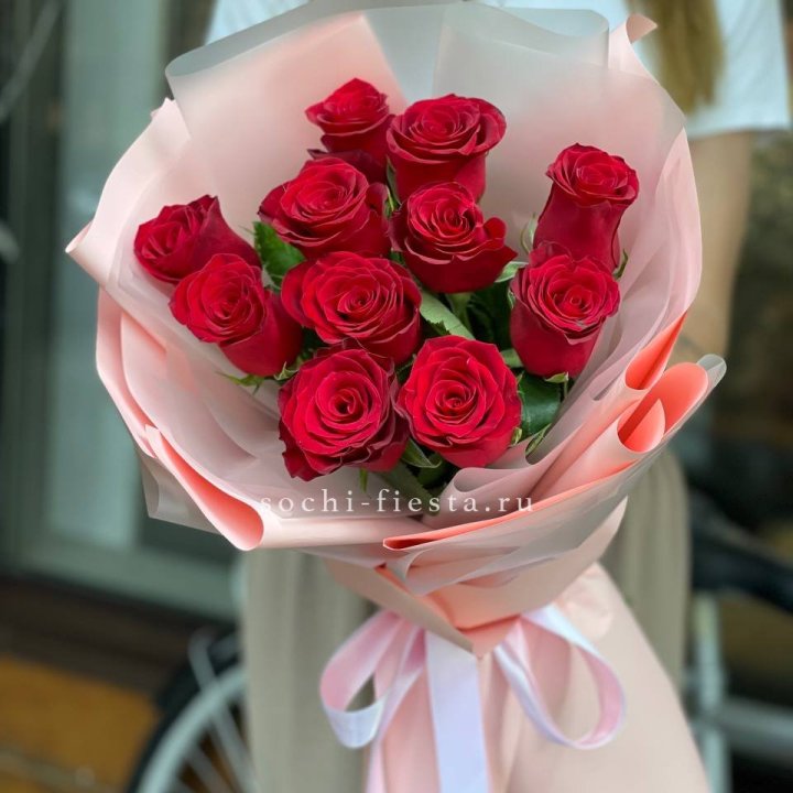 Букет красных роз "Мадам ред" в Орле