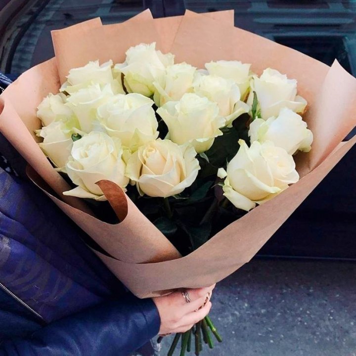 15 белых роз "Крафт" в Орле
