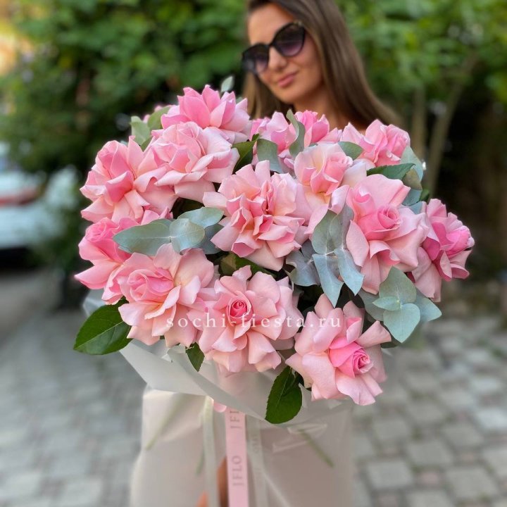 17 Розовых  французских роз в Орле