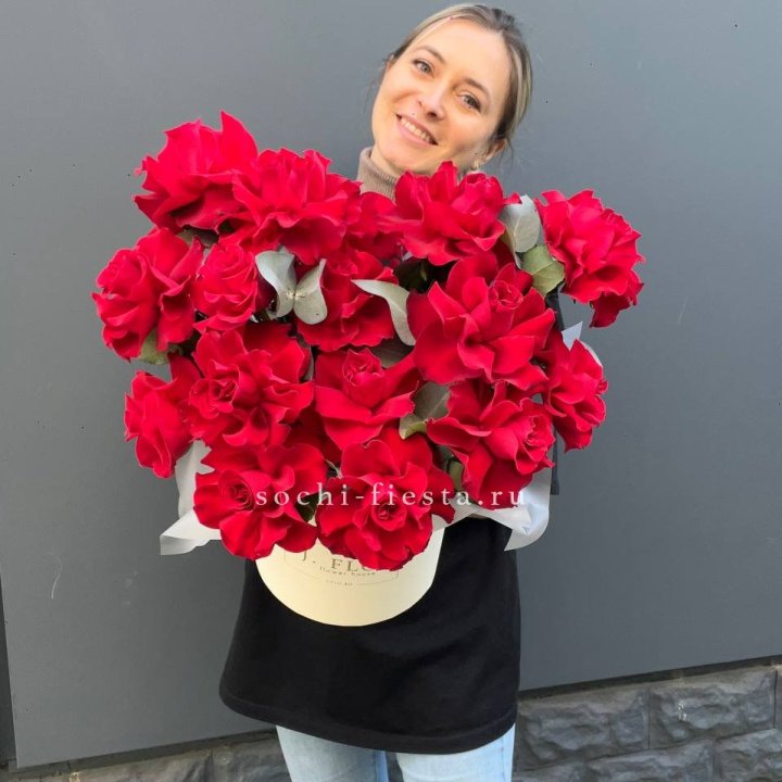 17 Французских роз в боксе в Орле