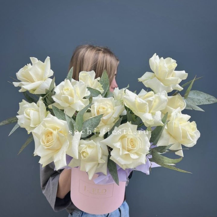 15 Французских роз в боксе в Орле