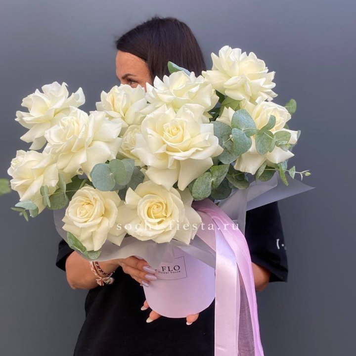 11 Французских белых роз в боксе в Орле