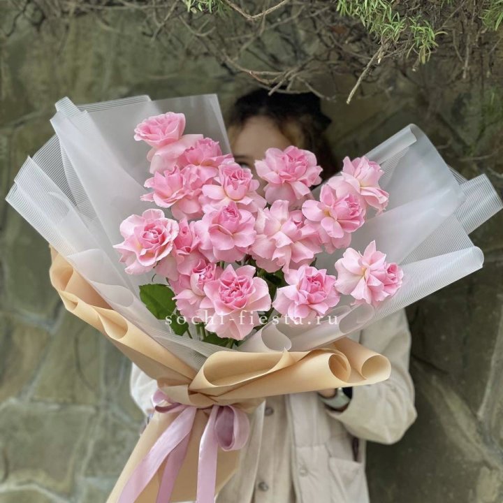 Букет из 15 французских роз Пинк дрим в Орле