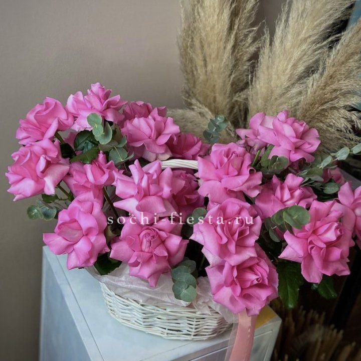 25 роз в цветочной корзине Пинк в Орле
