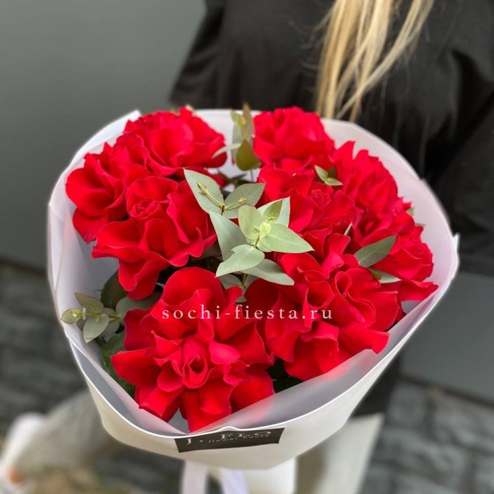 9 Красных французских роз в Орле