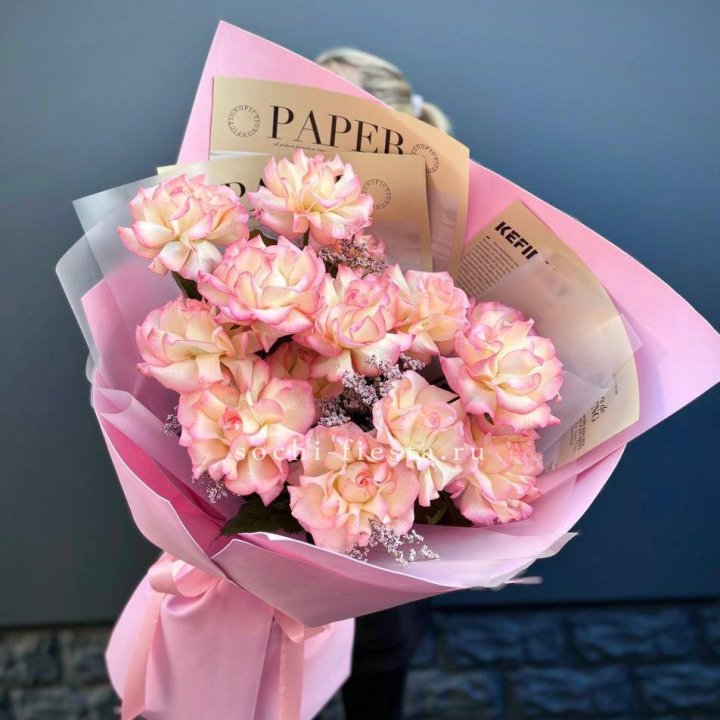 15 французских роз "Джумилия" в Орле