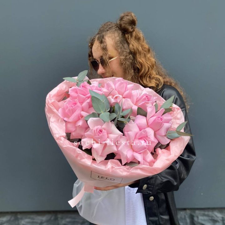 7 розовых роз в Орле