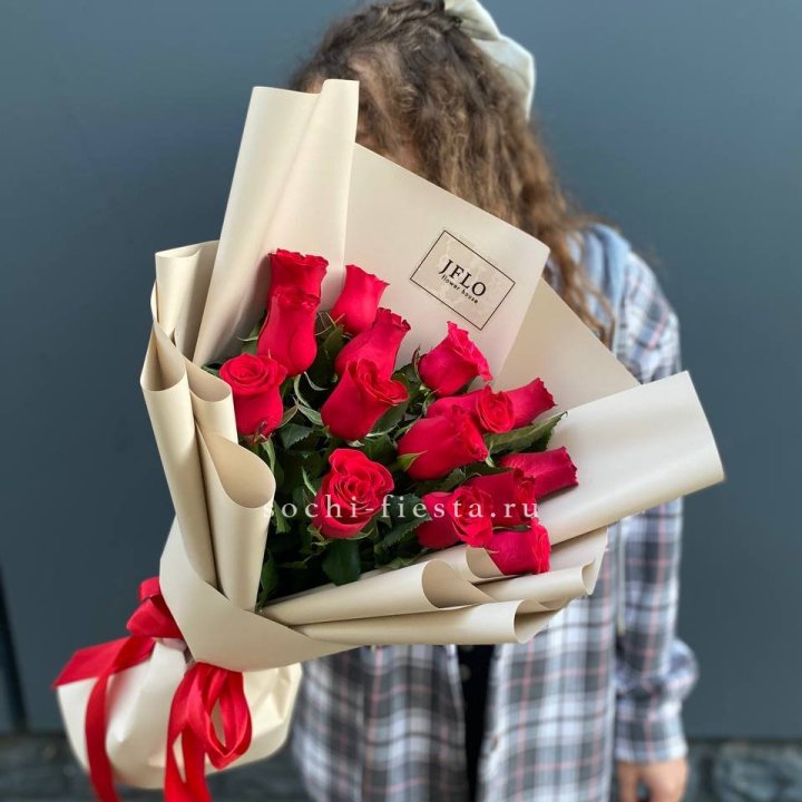15 красных роз в Орле