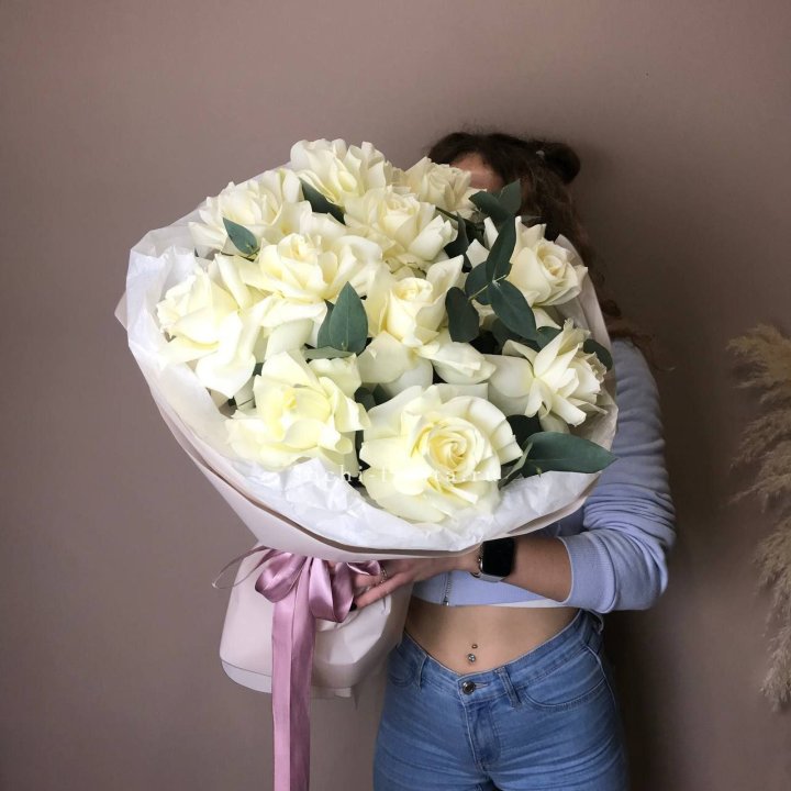 11 Белых французских роз "Вайт найс" в Орле