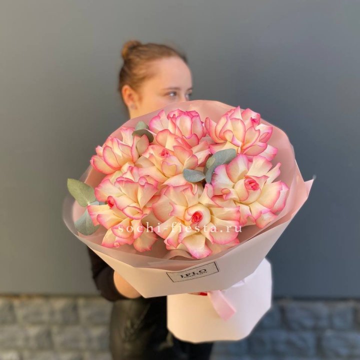 7 французских роз Джумилия в Орле