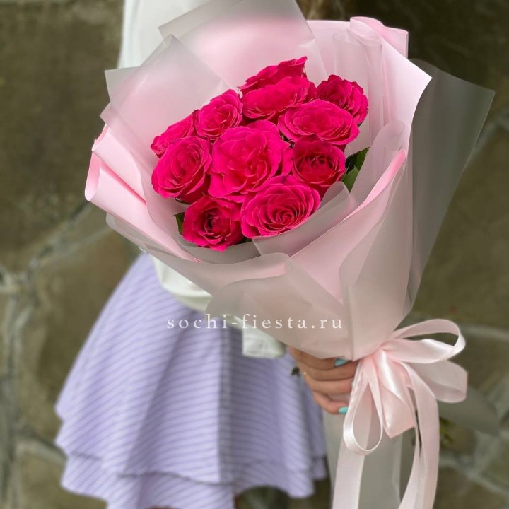 Букет алых роз в Орле