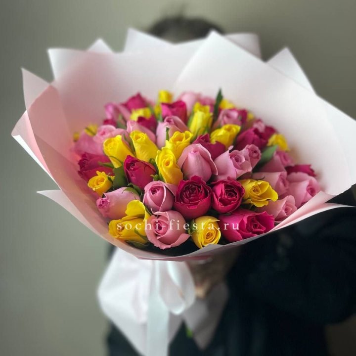 Букет из 51 розы Микс (Кения) в Орле