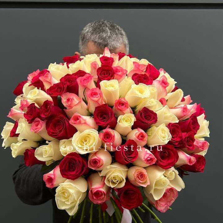 101 разноцветная роза "Джули" в Орле