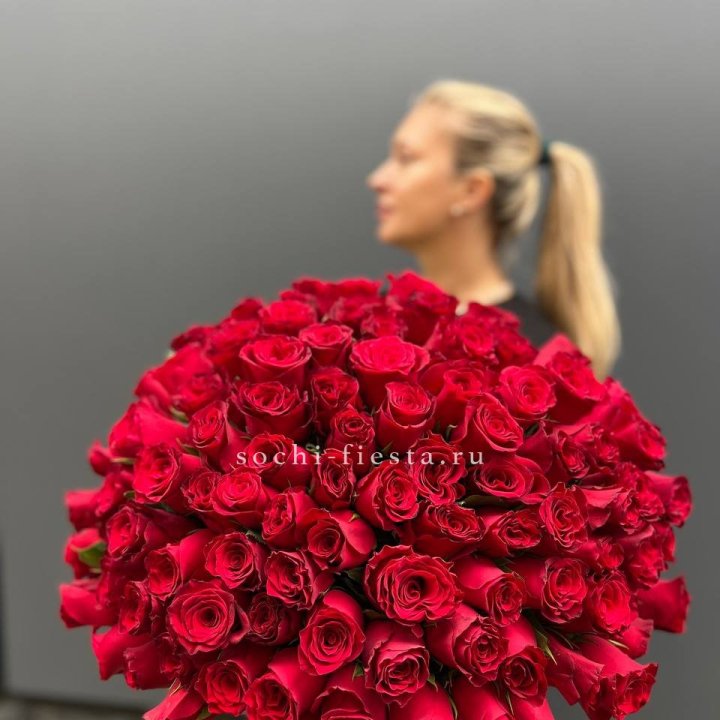 Охапка из 101 красной розы в Орле