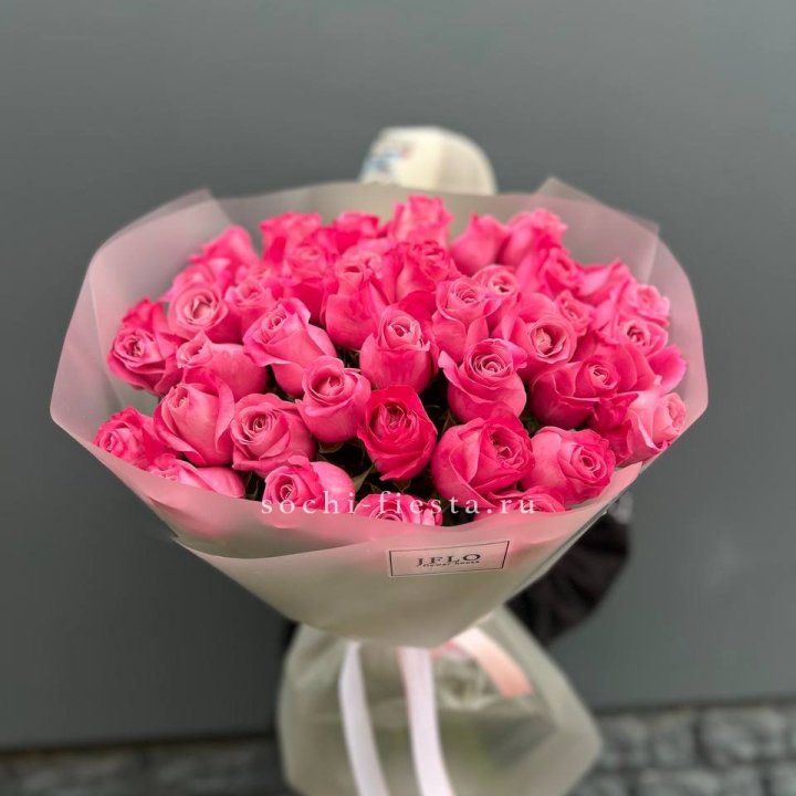 Роза малиновая в Орле