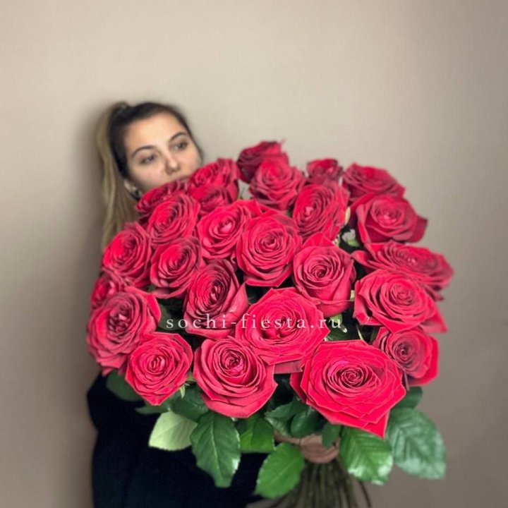 25 высоких роз в Орле