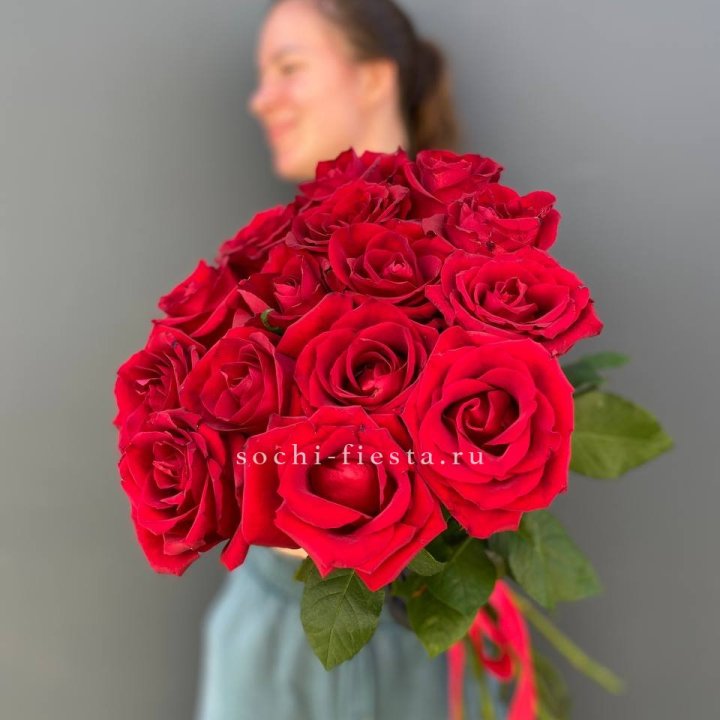 15 красных роз под ленту в Орле