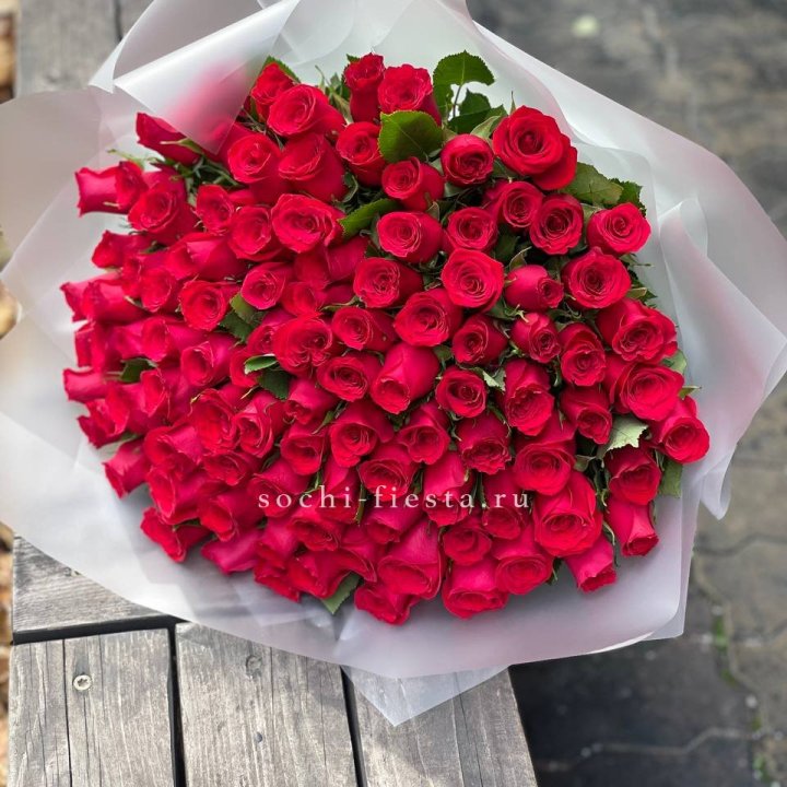 101 красная роза Лолита в Орле