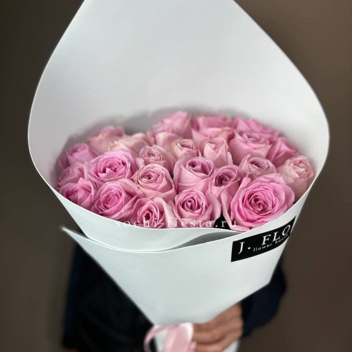 25 розовых роз в Орле