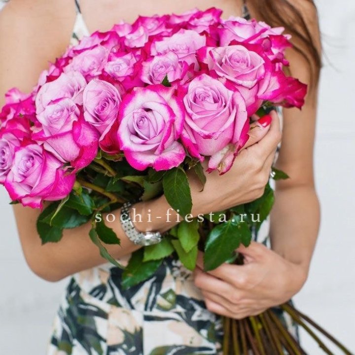 Букет высоких роз Ди перпел в Орле