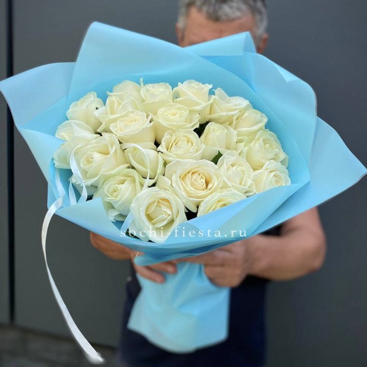 21 белая роза в Орле