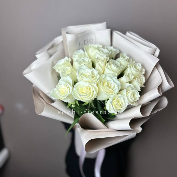 19 белых роз  в Орле