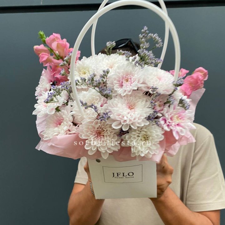 Сумочка из стойких цветов  в Орле