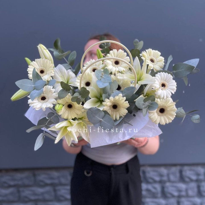 Сумочка лилии и герберы в Орле