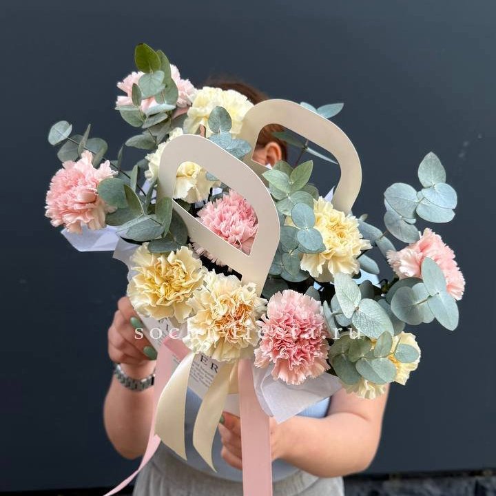 Сумочка из диантусов в Орле