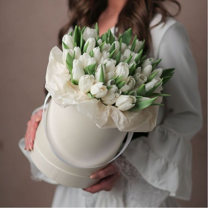 Тюльпаны в цилиндре  в Орле