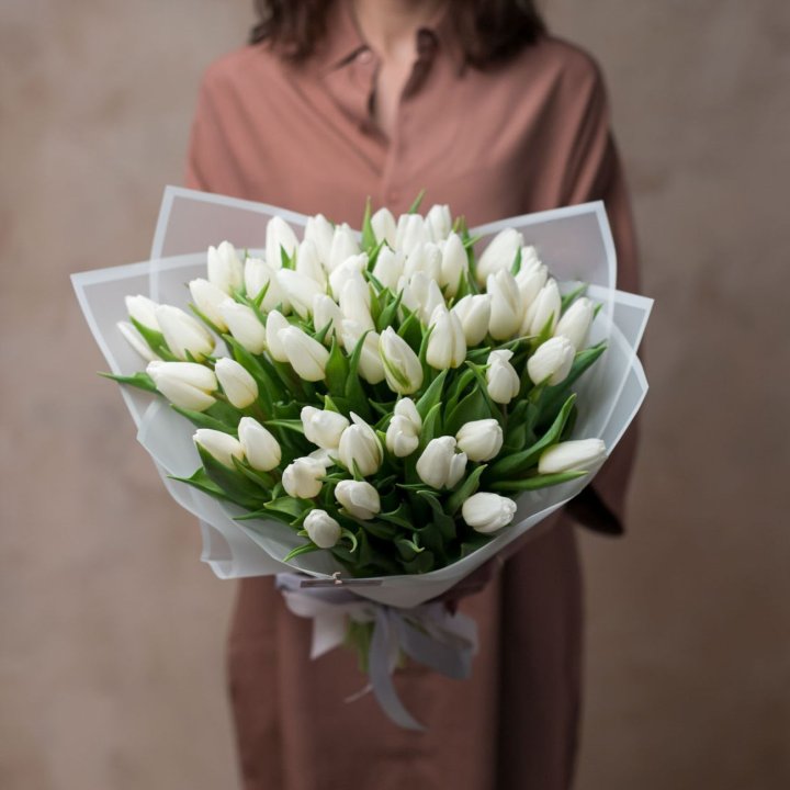 51 белый тюльпан в Орле
