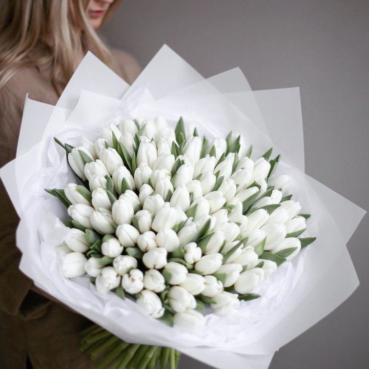 101 белый тюльпан в Орле